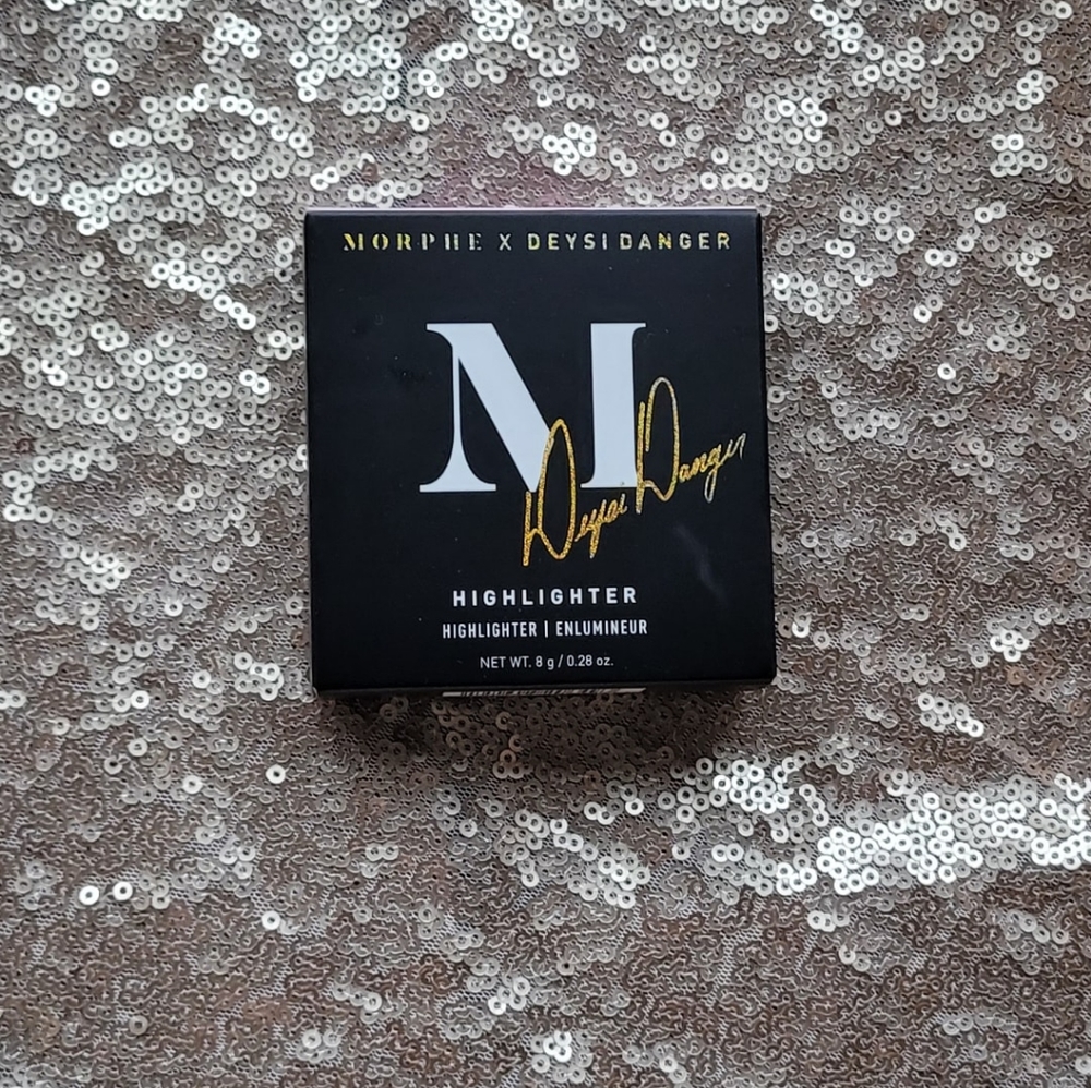 Morphe & deysi danger highlighter